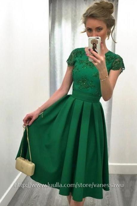 Cute Green Short Homecoming Dresses,A-line Scoop Neck Knee-length Prom Dresses,Satin Tulle Cocktail Party Dresses with Appliques Lace,#020103716