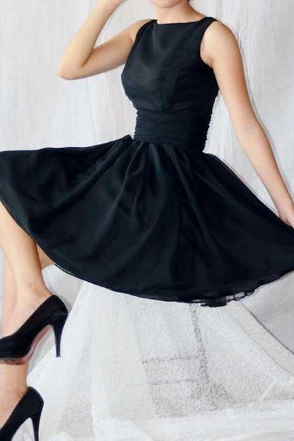 Black Chiffon Bateau Neck Sleeveless Knee Length Skater Bridesmaid Dress Featuring Ruched Waist
